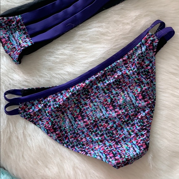 Reverseable bikini set color pixeled and black - Picture 5 of 16